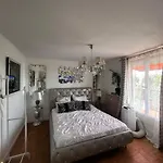 Roof Center Apartment *
